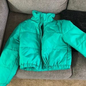 Green crop puffer jacket